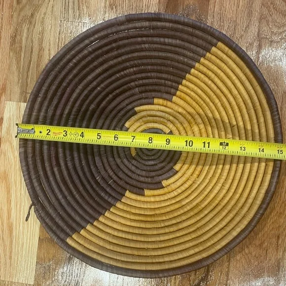 Large African basket - Picture 3 of 10